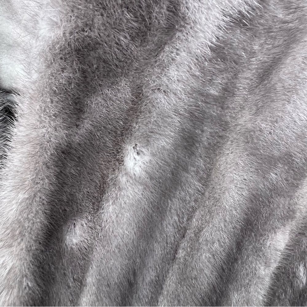 𝅺VINTAGE Brown Mink Stole - Picture 9 of 10